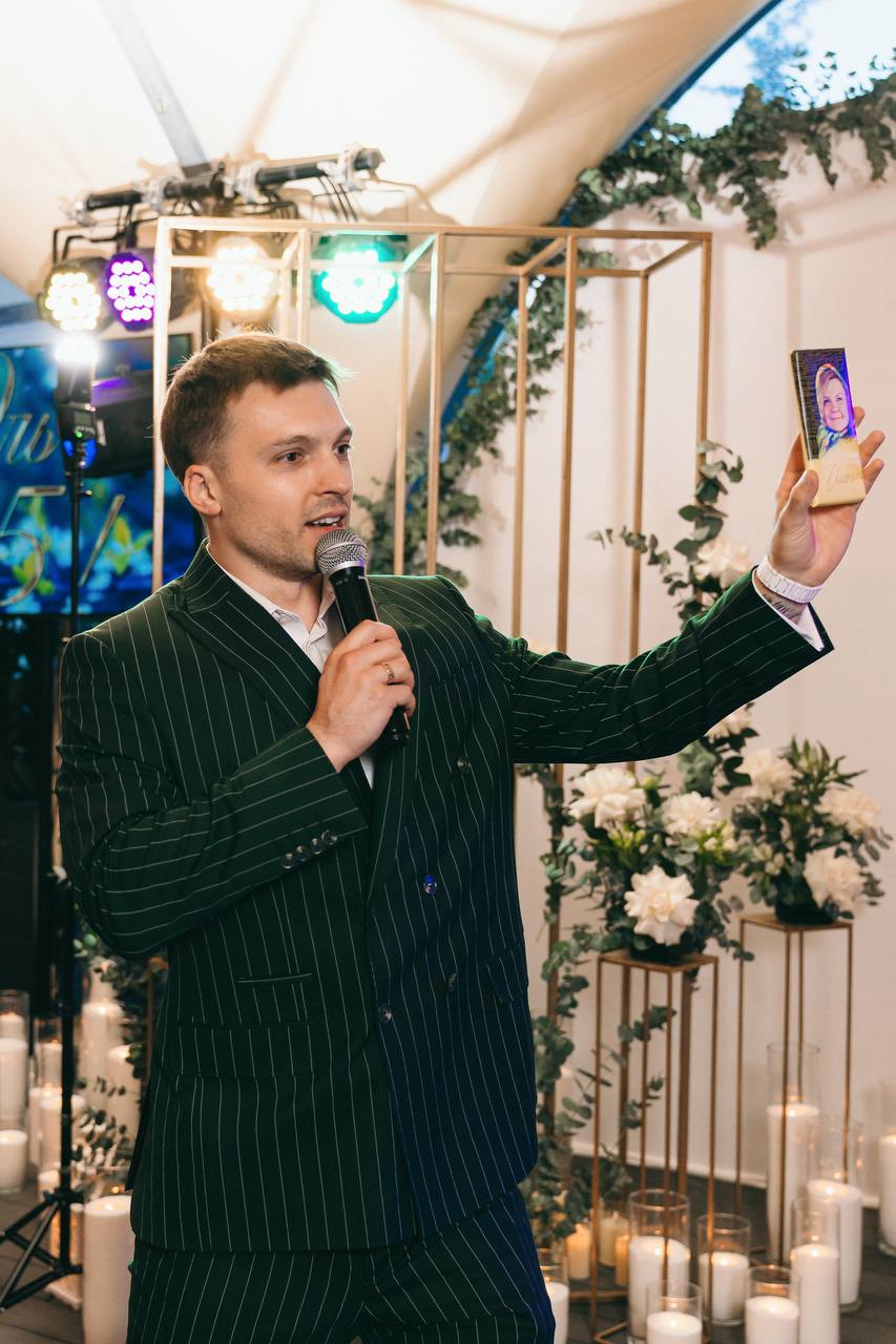 Никита Зимин ведёт свадьбу в шатре